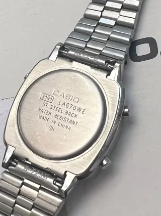 Reloj Timex T2H451  y Casio LA670WE