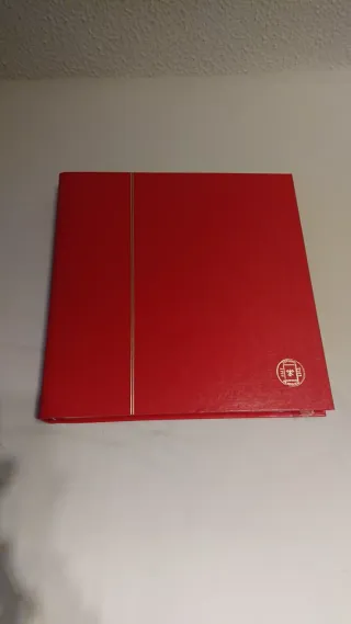 Album de sellos españoles. 567 unidades