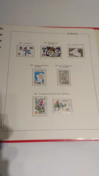 Album de sellos españoles. 567 unidades