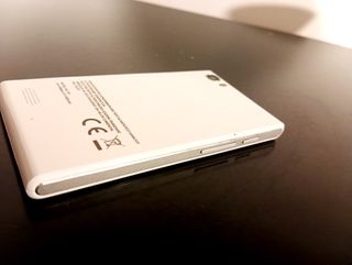 Smartphone 770 Dual SIM + Batteria + Caricatore