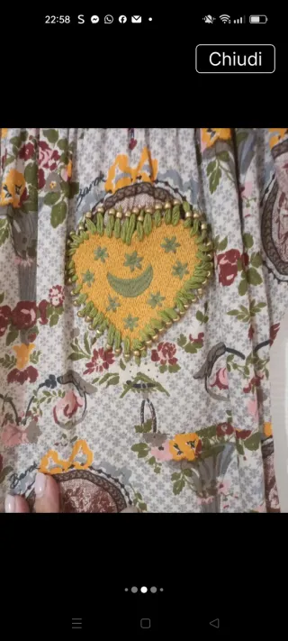 Vestito fantasia scollato maniche a palloncino