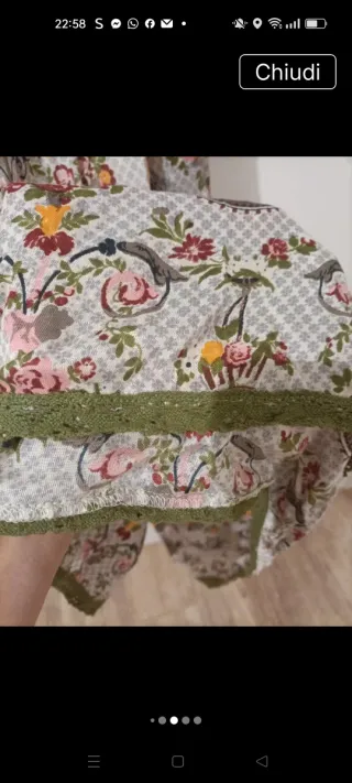 Vestito fantasia scollato maniche a palloncino