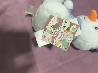 Peluche Muñeco Nieve Miniso con Etiquetas