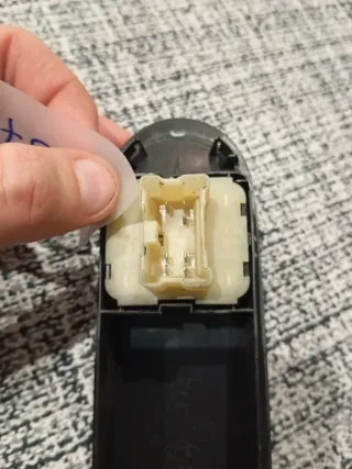 Mando Elevalunas Dacia Duster 1