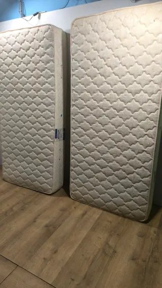 COLCHONES 90X1.90 EN BUEN ESTADO 35 E UNO