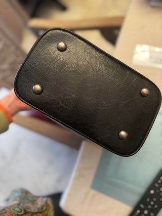 Bolso de cuero mediano