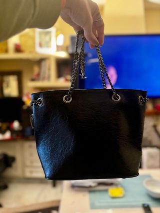 Bolso de cuero mediano