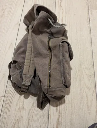 Mochila Coronel Tapioca azulada.