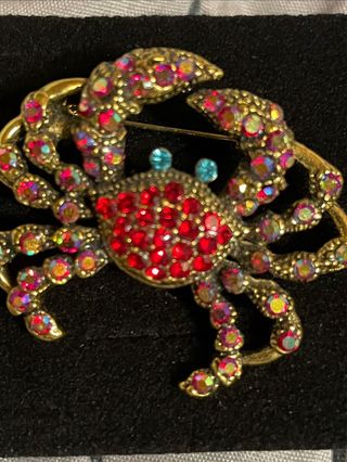 Spilla a forma di granchio con strass