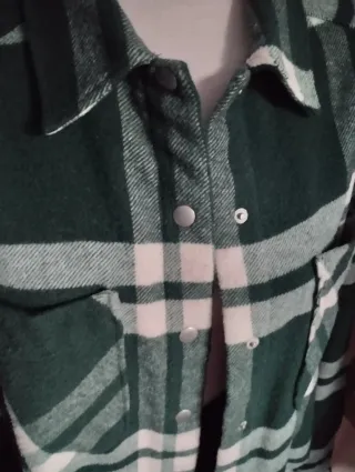 Camisa de cuadros verde y blanca