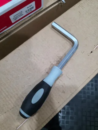 Chave hexagonal VAR 96/12 12mm