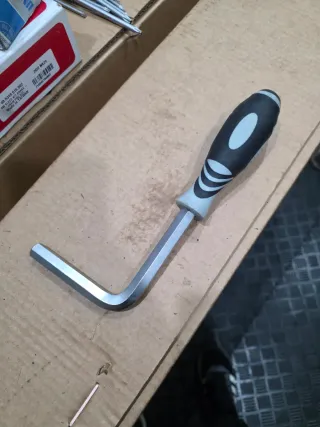 Chave hexagonal VAR 96/12 12mm