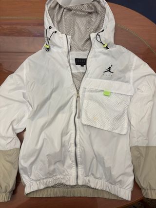 Chaqueta Nike Jordan Blanca y Beige