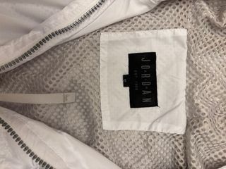 Chaqueta Nike Jordan Blanca y Beige