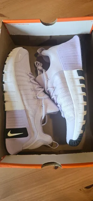 Nike Free Metcon 6 Talla 42 Morado Nuevo