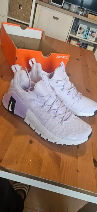 Nike Free Metcon 6 Talla 42 Morado Nuevo