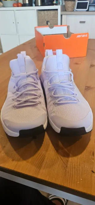 Nike Free Metcon 6 Talla 42 Morado Nuevo