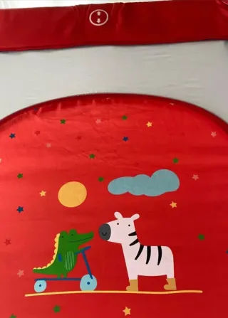 Cuna de viaje y colchón