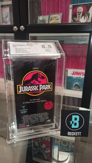Jurassic Park VHS Beckett 8.5 EX/NM