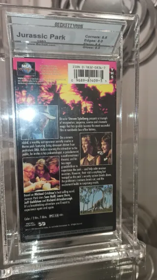 Jurassic Park VHS Beckett 8.5 EX/NM