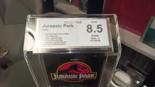 Jurassic Park VHS Beckett 8.5 EX/NM