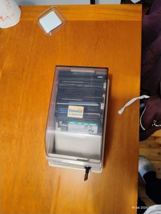 Box porta floppy da 5 1/4 con n°40 floppy C64