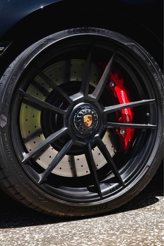 Porsche 911 Carrera 4 GTS