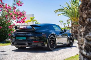 Porsche 911 Carrera 4 GTS