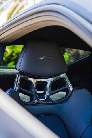 Porsche 911 Carrera 4 GTS