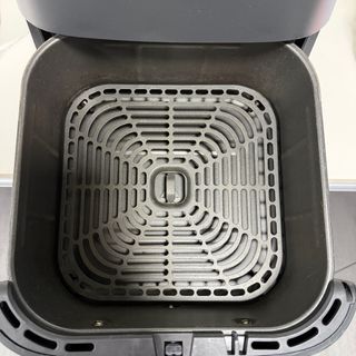 Freidora Cosori Negra y Dorada 6l