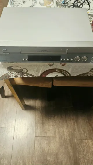 Reproductor VHS JVC HR-VS HR-J681