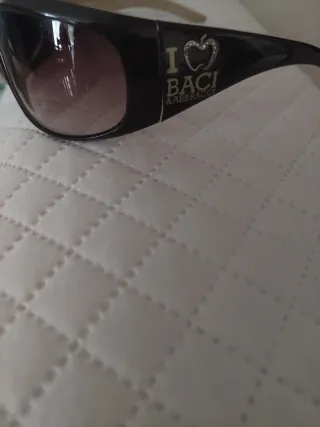 Occhiali da sole marroni e beige