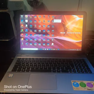 Computer portatile Asus In Search of Incredible