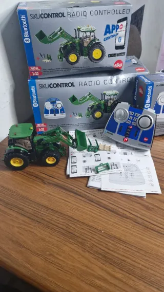 SIKU CONTROL John Deere 7310R 1:32