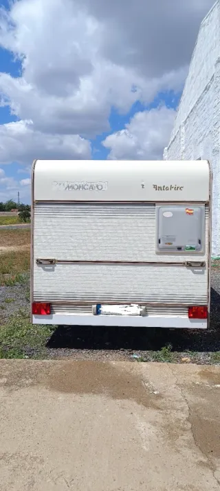 Caravana Moncayo 370 menos de 750 con ficha verde.