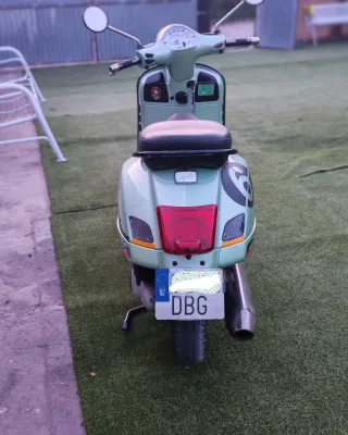 Vespa GT 200l Verde