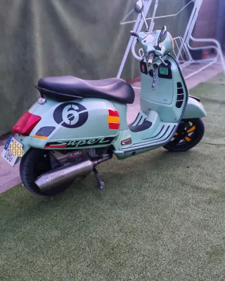 Vespa GT 200l Verde