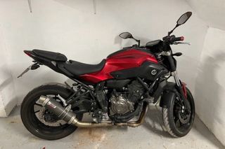 Yamaha MT-07 Roja, año 2016.