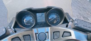 Maxi Scooter Negra y Gris