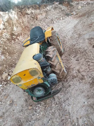 Tractor BJr Met 2000 con motor de arranque