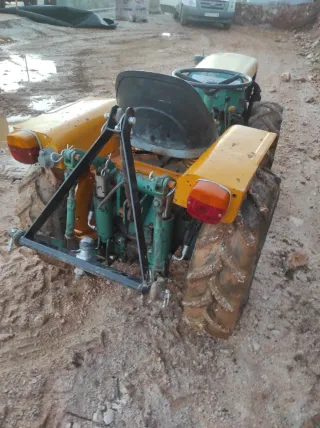Tractor BJr Met 2000 con motor de arranque