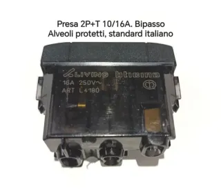 Presa Bticino Livinglight 2P+T 10/16A. antracite