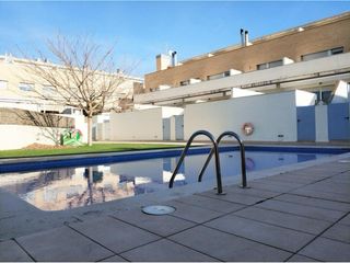 Es ven casa amb piscina a Santpedor poble.