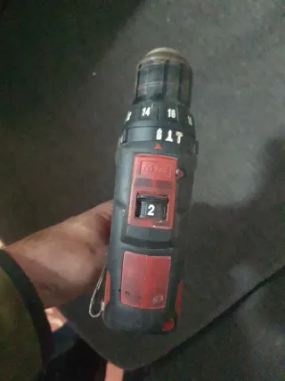 Taladro Milwaukee sin batería ni cargador