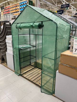 Invernadero Metálico con Estanterías