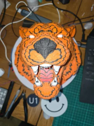 Figura Tigre 3D Morado y Negro.