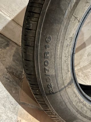 Neumático 4x4 225/70 R16