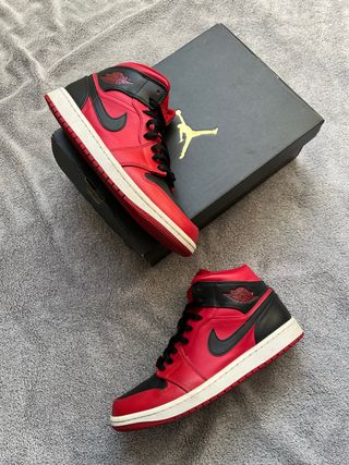 Air Jordan 1 Mid Scarpe Rosse e Nere