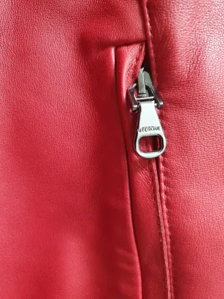 Chaqueta cuero Uterqüe roja