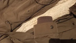 Parka Mango Talla S verde forro polar